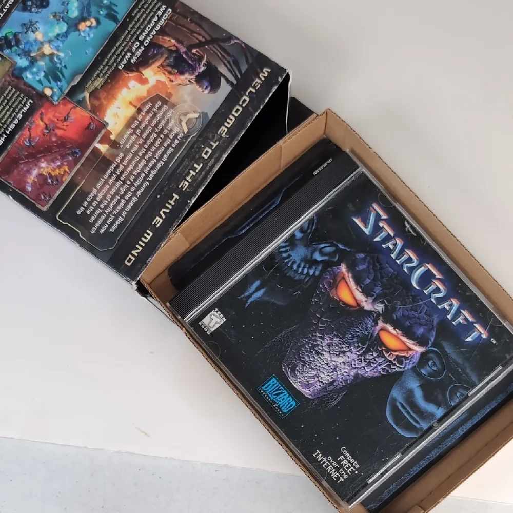 StarCraft I & II: Heart of the Swarm Expansion Set For PC